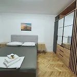Apartment Luci - Private Heated Pool Kastela