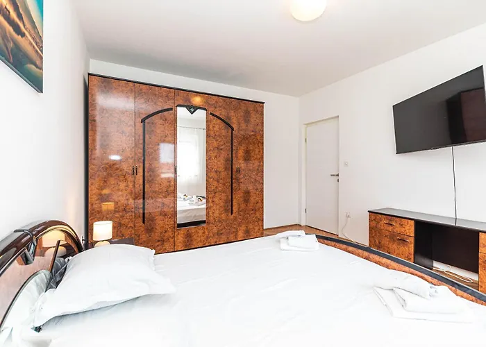 Luci - Private Heated Pool * Kaštela