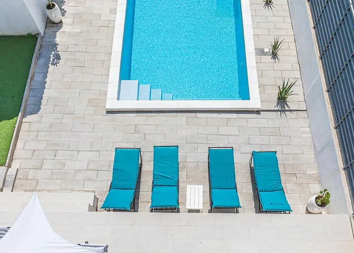 Luci - Private Heated Pool *