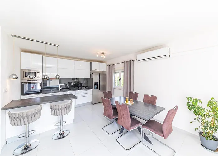 아파트 Luci - Private Heated Pool *