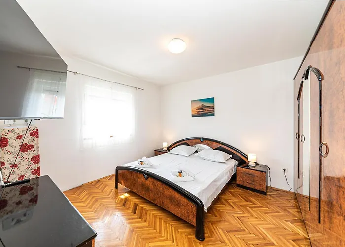 Luci - Private Heated Pool * Kaštela