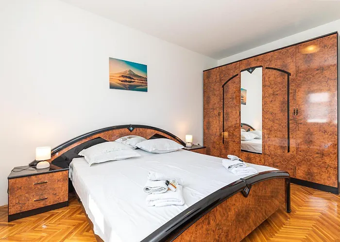 Luci - Private Heated Pool 아파트 Kaštela